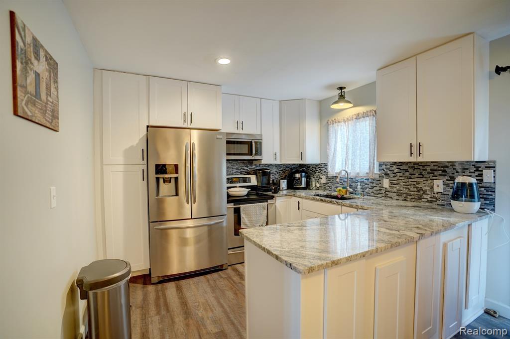 4342 SUNNYMEAD Avenue, Burton, MI 48519 — Photo 16