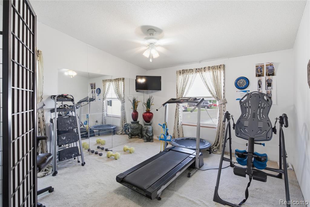 9857 Rembrandt Way, Fenton, MI 48430 — Photo 39