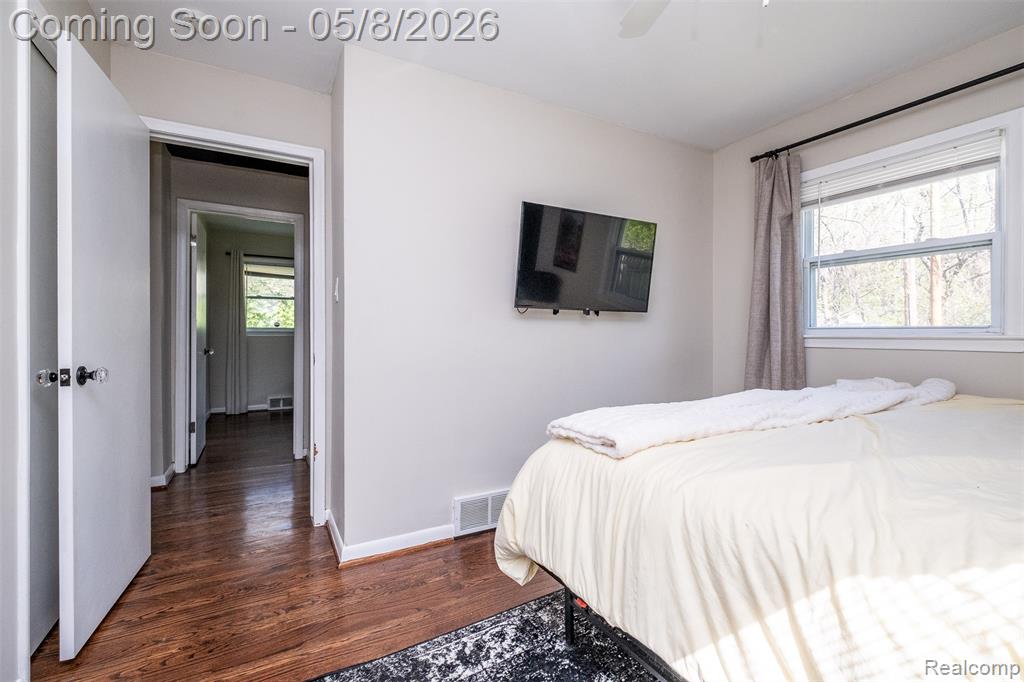8796 Saratoga Street, Oak Park, MI 48237 — Photo 19