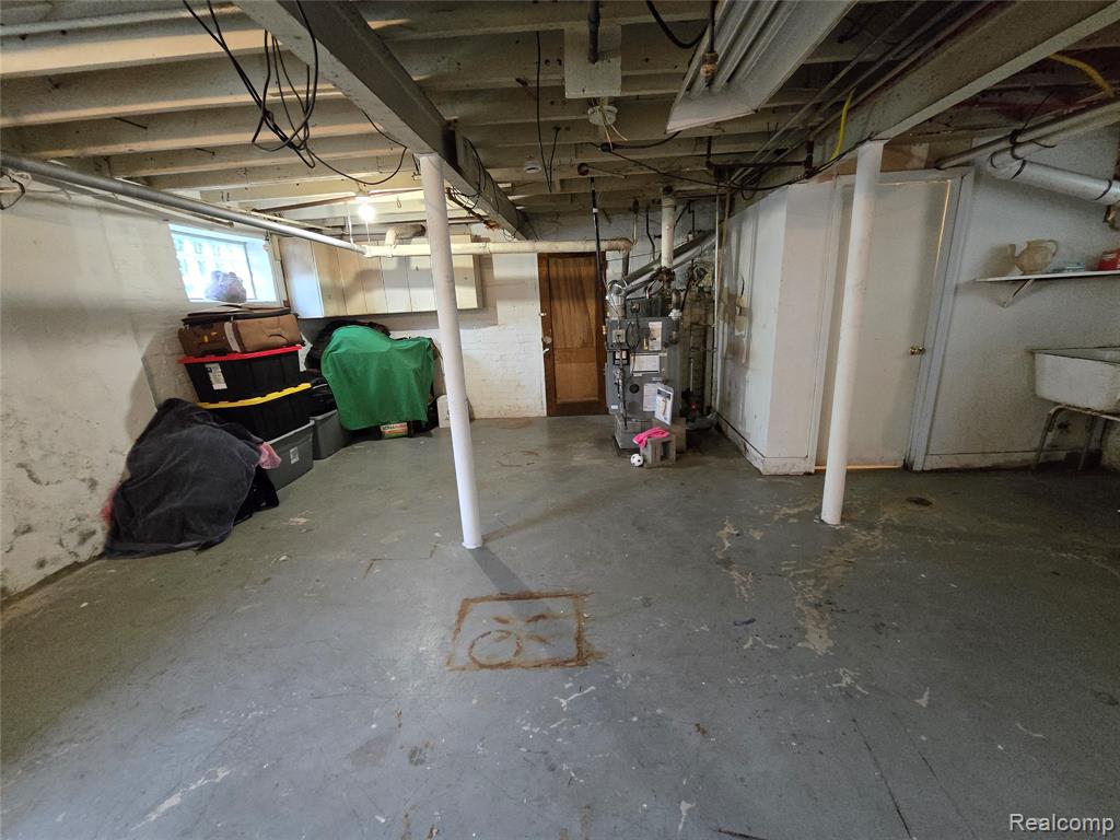 11351 MCDOUGALL Street, Hamtramck, MI 48212 — Photo 22