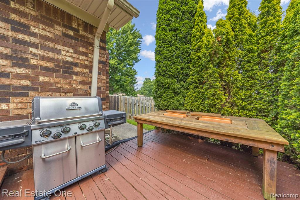 6995 Allen Hill Court, Clarkston, MI 48348 — Photo 38
