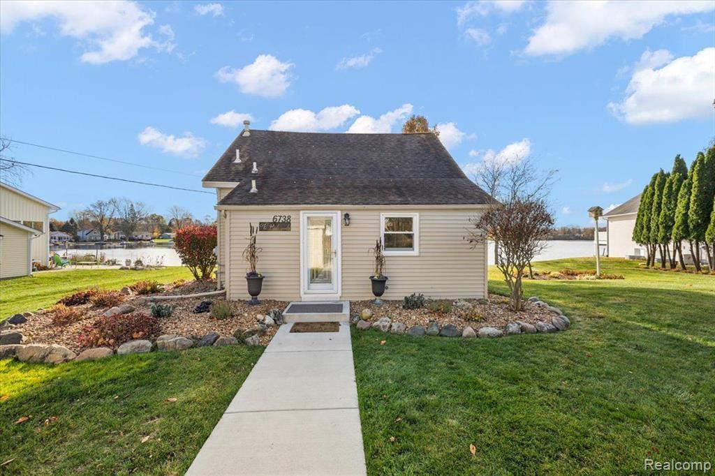 6738 GRAND BEACH Drive, Brighton, MI 48114 — Photo 40