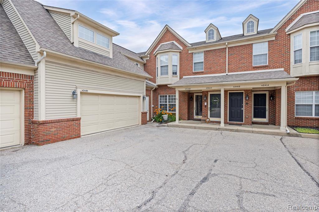 43450 Pendleton Circle, Sterling Heights, MI 48313 — Photo 2