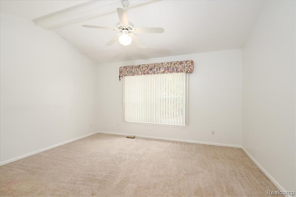 5010 Sandalwood Drive, Grand Blanc, MI 48439 — Photo 11