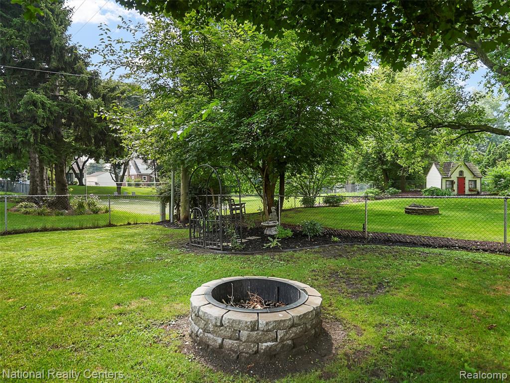 520 Parkdale Avenue, Rochester, MI 48307 — Photo 32
