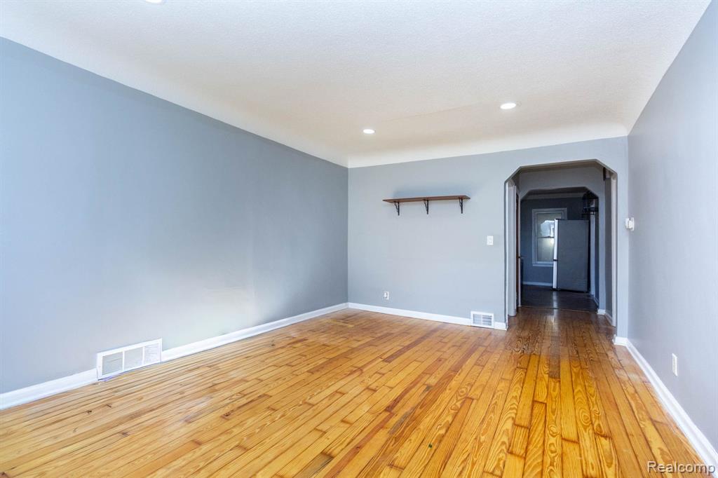 7481 Gerald Avenue, Warren, MI 48092 — Photo 5