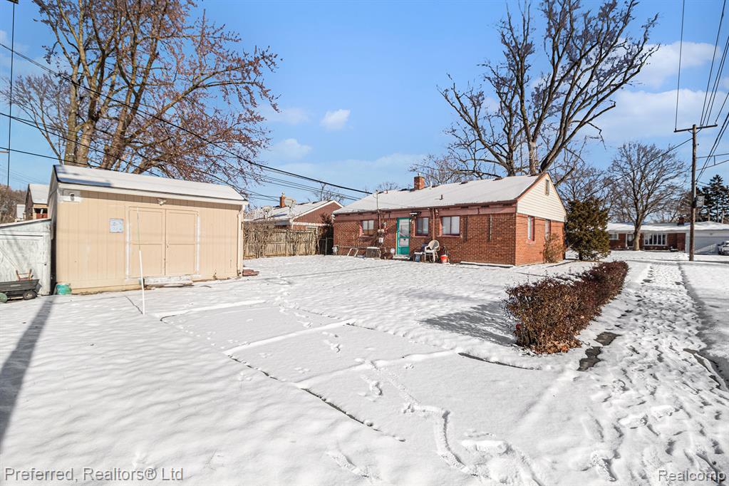 9360 Pine Street, Taylor, MI 48180 — Photo 14