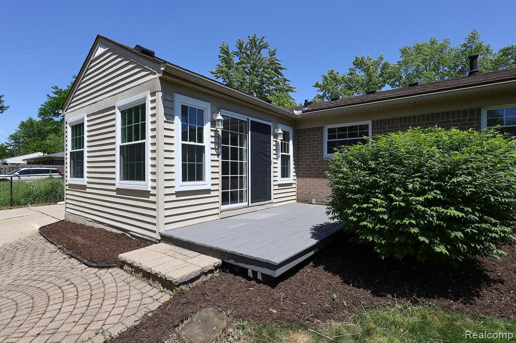 9858 FAIRBANKS Street, Van Buren, MI 48111 — Photo 31