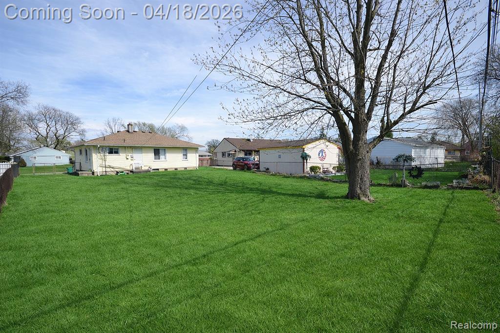 431 Lytle Place, Garden City, MI — Photo 18