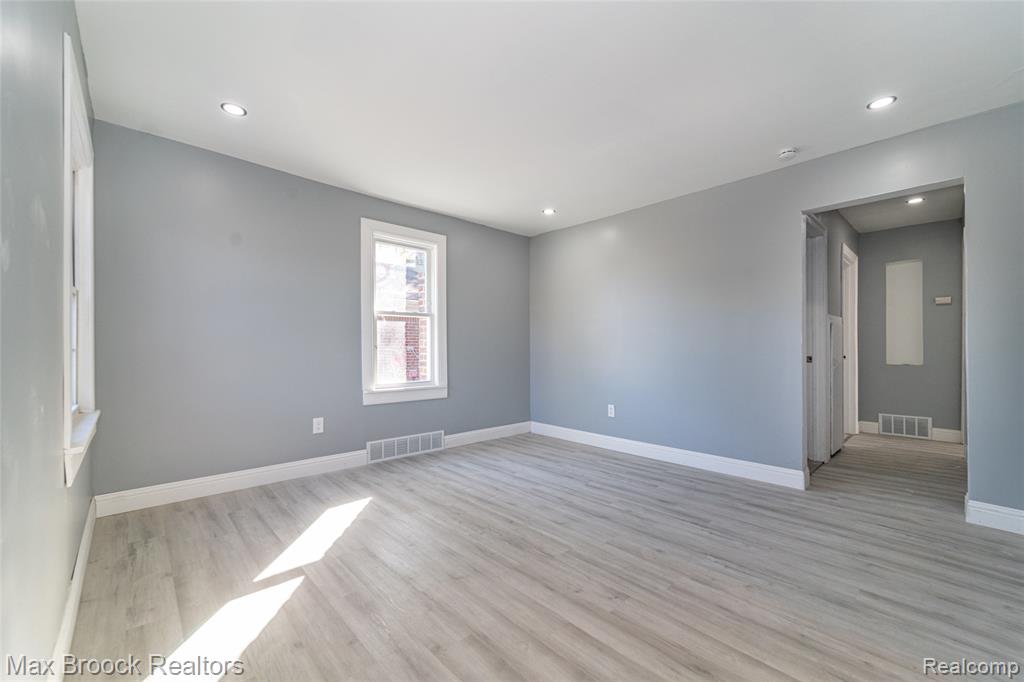 9327 Schaefer Highway, Detroit, MI 48228 — Photo 6