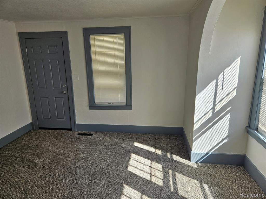 621 W Atherton Road, Flint, MI 48507 — Photo 6