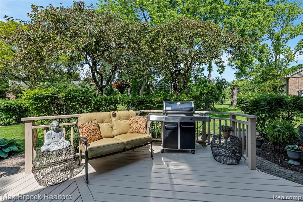 885 Timberline Drive, Rochester Hills, MI 48309 — Photo 18