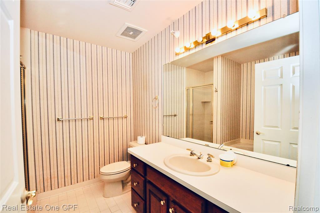 26 Pointe Park Place, 303, Grosse Pointe Park, MI 48230 — Photo 22