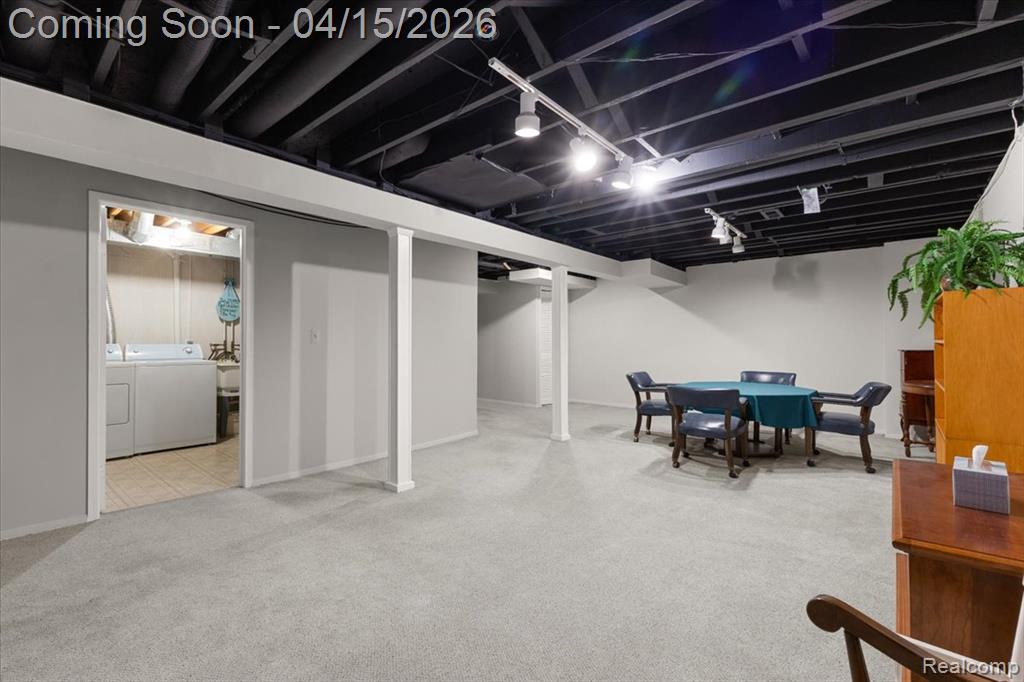 630 Ashley Circle, Rochester Hills, MI 48307 — Photo 20