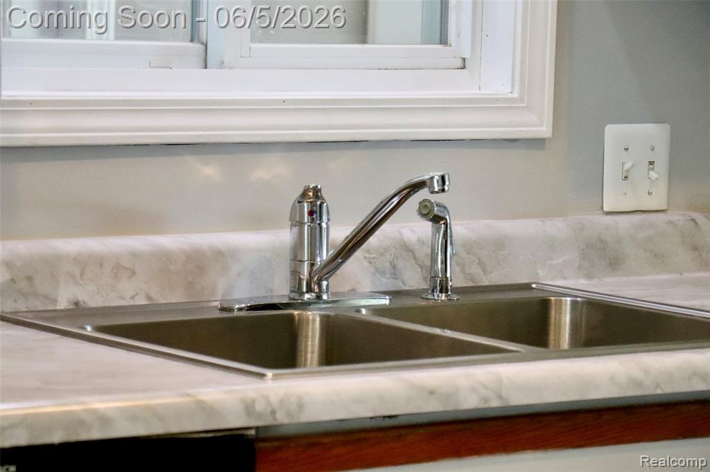 7044 Desmond Road, Waterford, MI 48329 — Photo 64