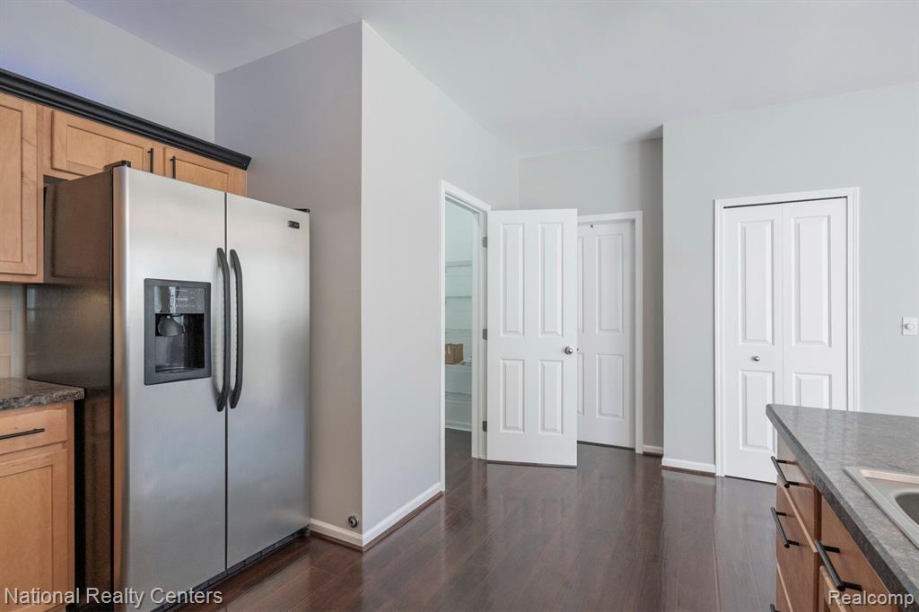 693 ABBINGTON Court, Howell, MI 48843 — Photo 12
