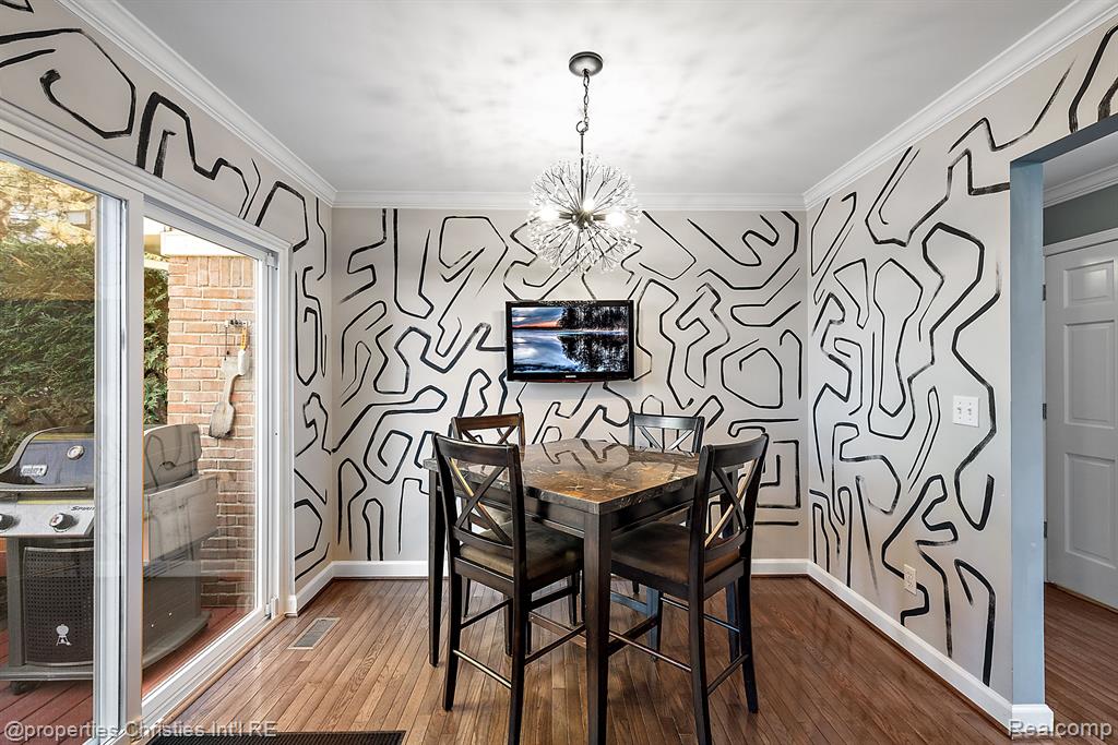 301 JAMES Circle, Royal Oak, MI 48067 — Photo 18
