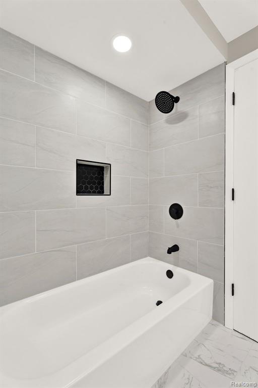 7820 Rampart Trail, Waterford, MI 48327 — Photo 34