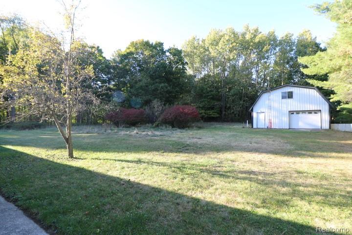 6879 Seabury Road, Imlay City, MI 48444 — Photo 18