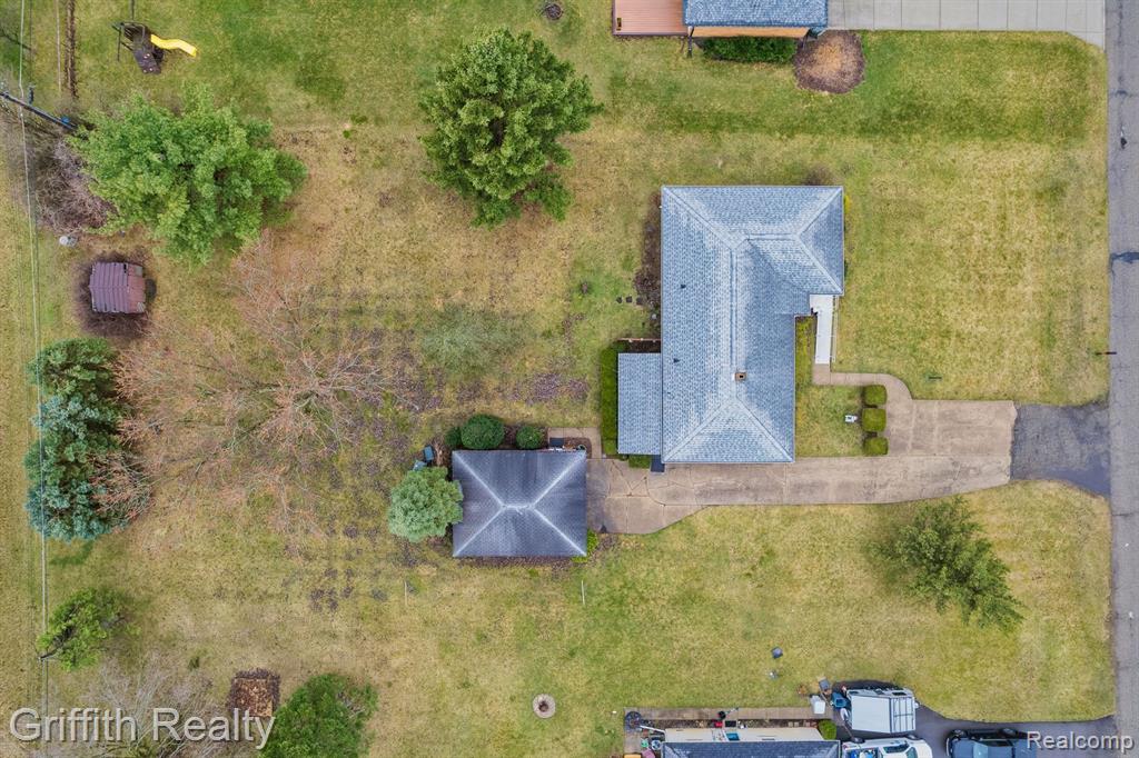 61305 FAIRLAND Drive, South Lyon, MI 48178 — Photo 3