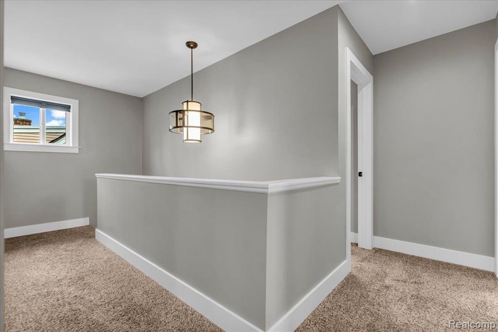 705 WHITCOMB Avenue, Royal Oak, MI 48073 — Photo 21