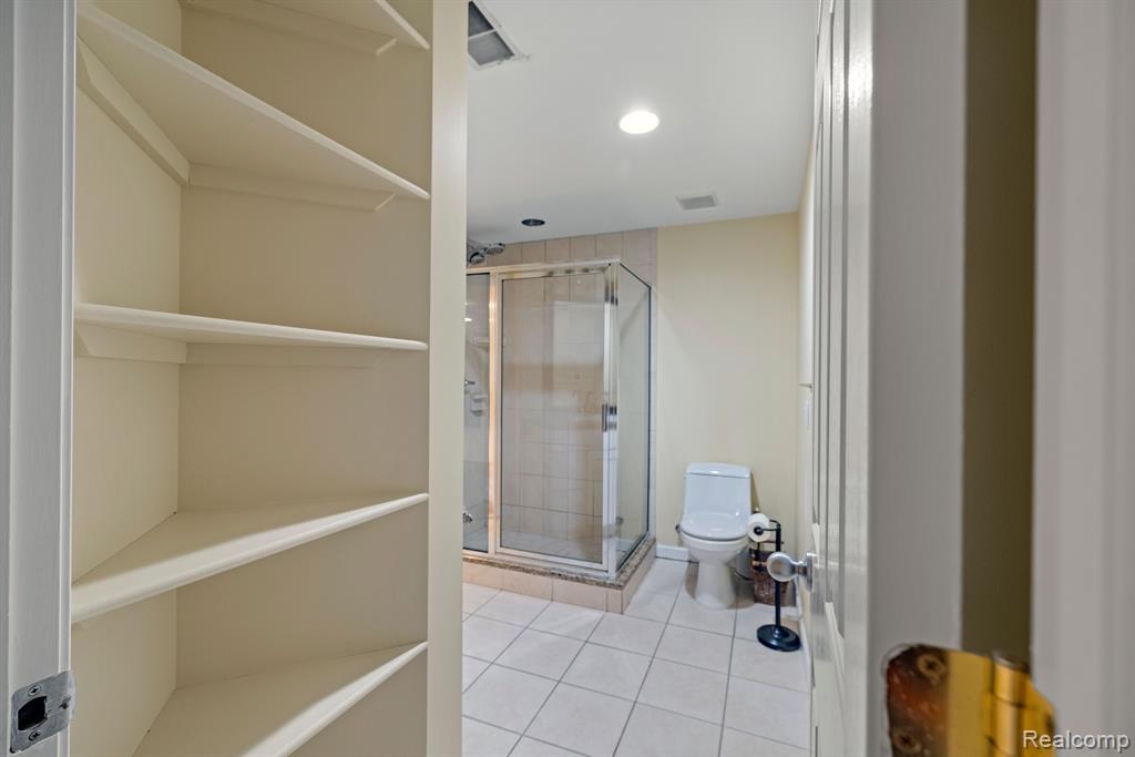 49332 GOLDEN LAKE Drive, Shelby Twp, MI 48315 — Photo 54