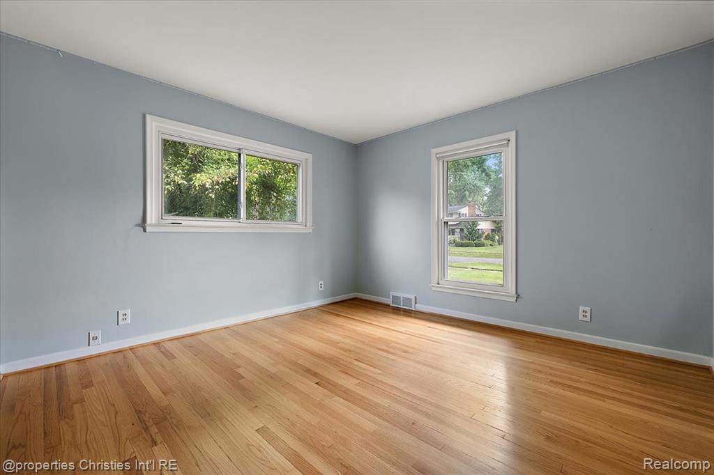 31711 Arlington Drive, Beverly Hills, MI 48025 — Photo 12
