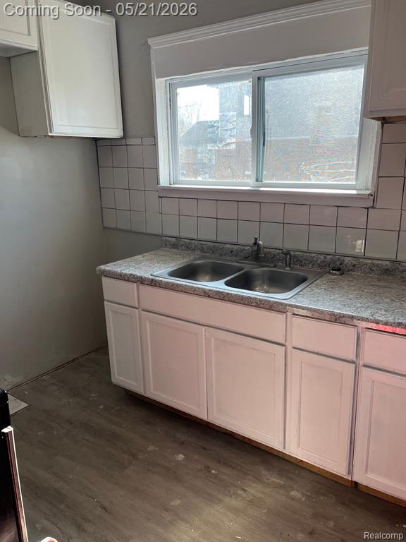 2410 HIGHLAND Street, Detroit, MI 48206 — Photo 5