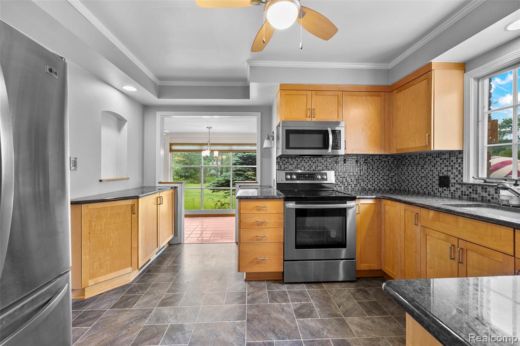 404 Lexington Boulevard, Royal Oak, MI 48073 — Photo 6