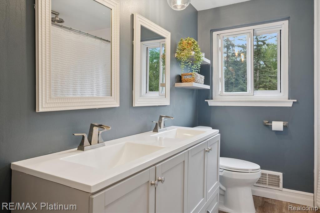 572 Old Creek Drive, Saline, MI 48176 — Photo 26