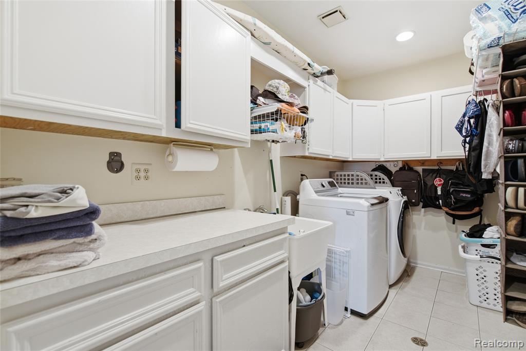46884 Ben Franklin Drive, Utica, MI 48315 — Photo 43
