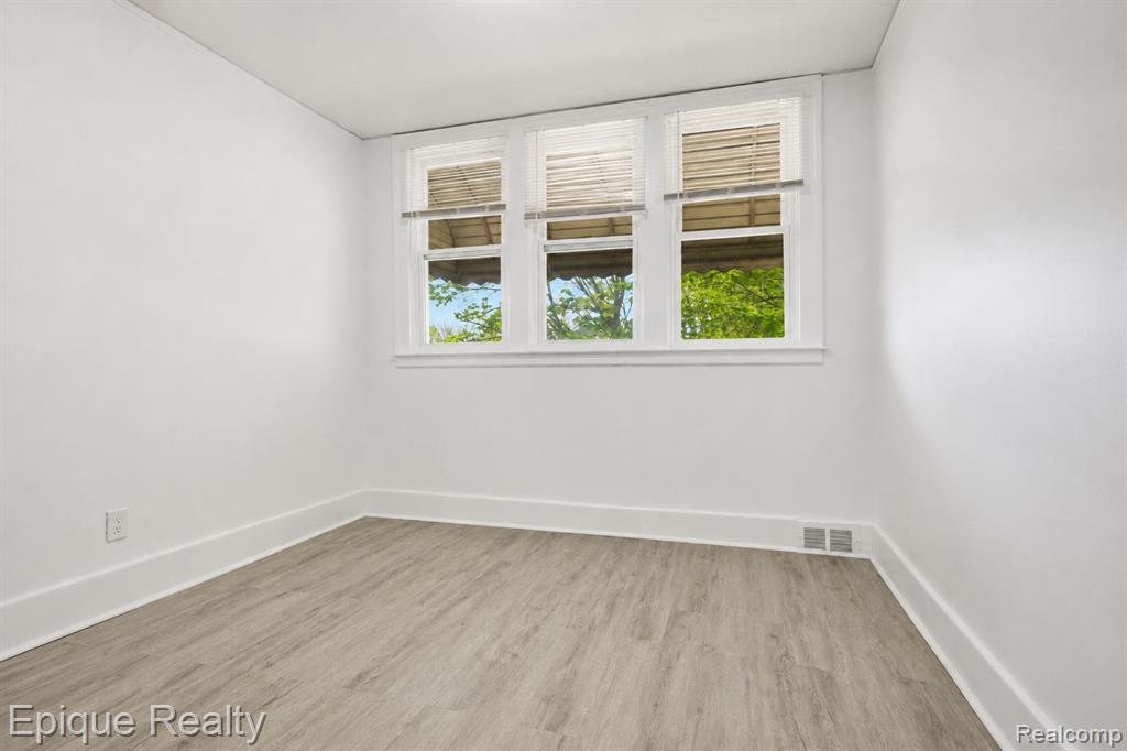 5045 Fairview Street, Detroit, MI 48213 — Photo 23