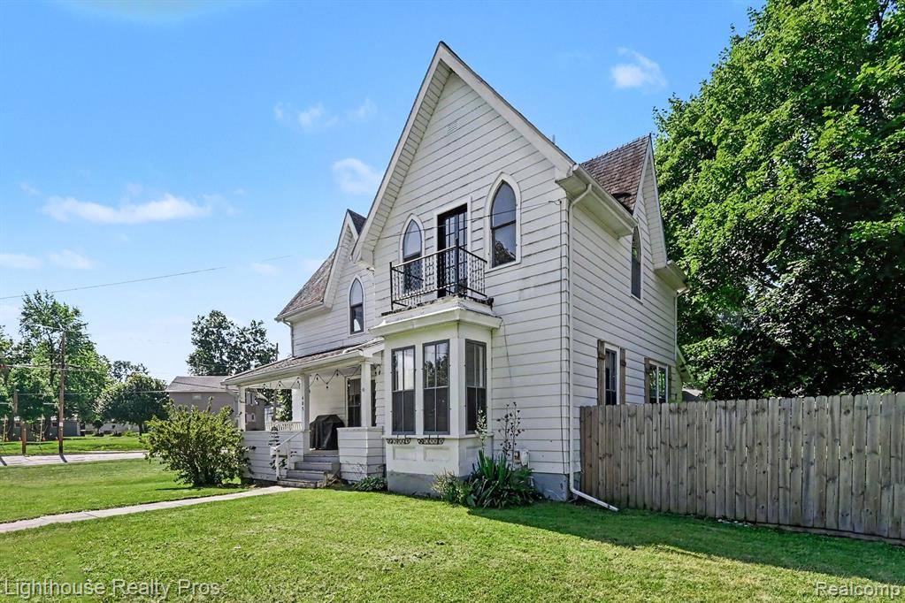 405 W Jefferson Street, Grand Ledge, MI 48837 — front exterior