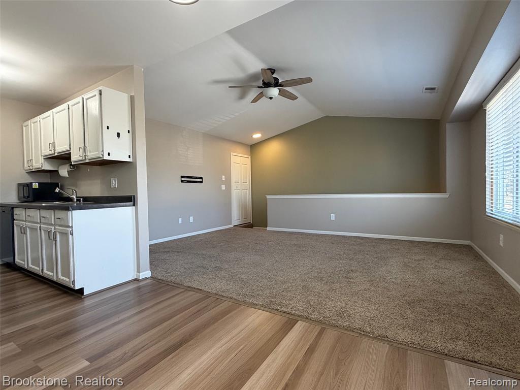17408 Utica Oaks Lane, Roseville, MI 48066 — Photo 9