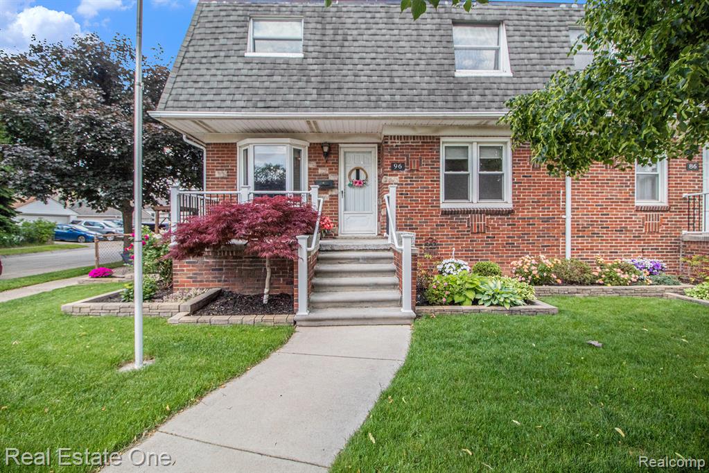 96 Detroit, Trenton, MI 48183 — Photo 4