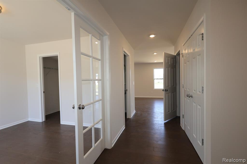 412 Hidden River W W, Holly, MI 48442 — Photo 8