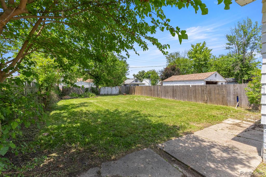 6025 Rosemont Avenue, Detroit, MI 48228 — Photo 21