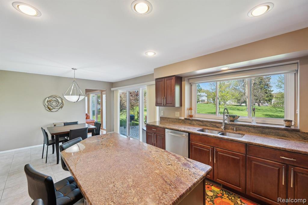 7039 Timberview Trail, West Bloomfield, MI — Photo 22
