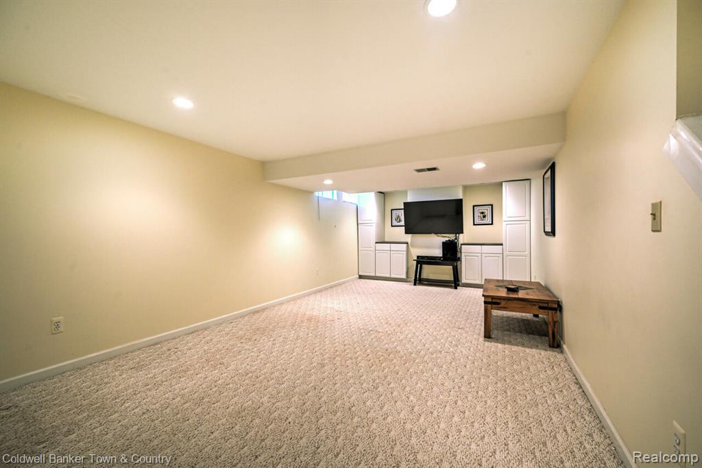 978 Oak Ridge Circle, Brighton, MI 48116 — Photo 34