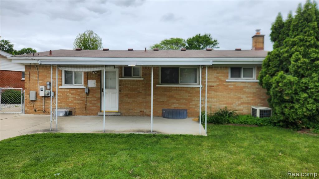 8679 Mercedes Street, Dearborn Heights, MI 48127 — Photo 4