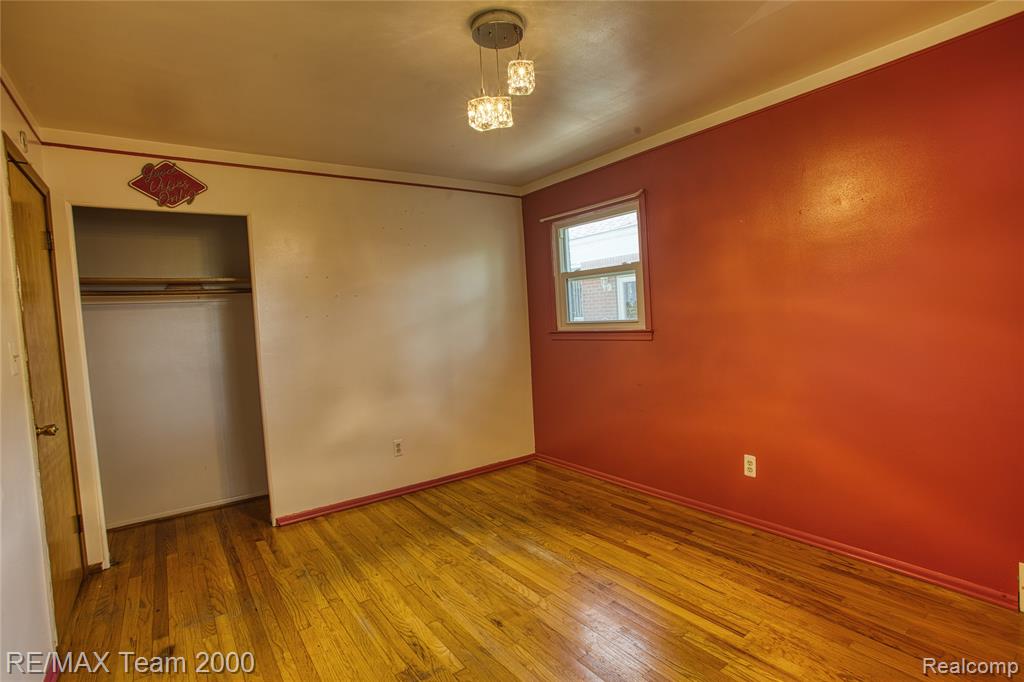 7475 Fenton Street, Dearborn Heights, MI 48127 — Photo 17