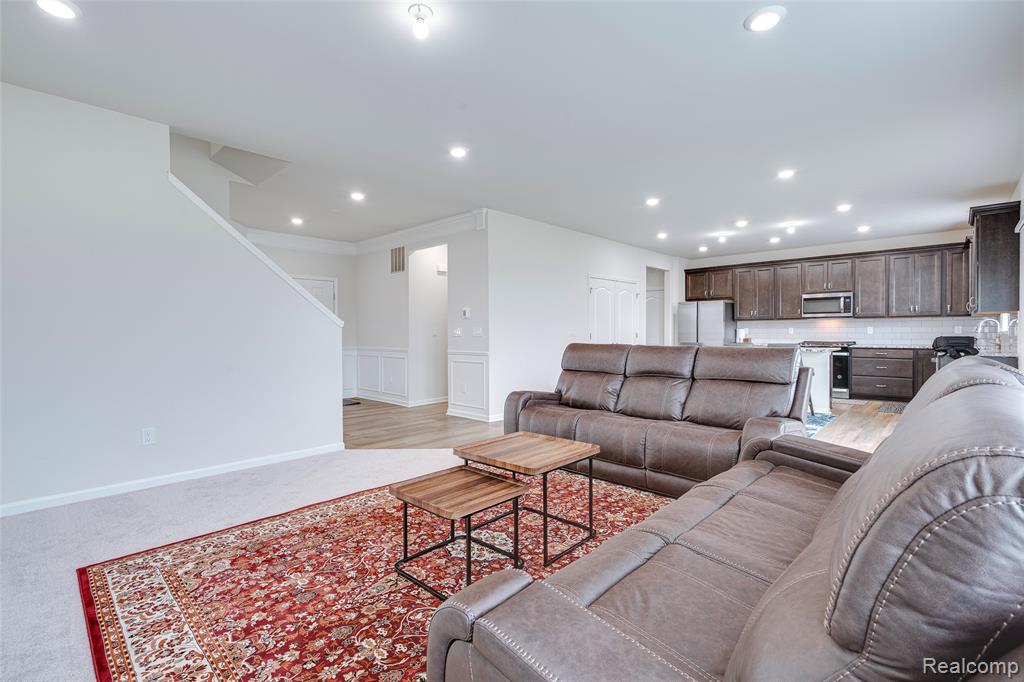 4568 Paradise Parkway, Milford, MI 48381 — Photo 13