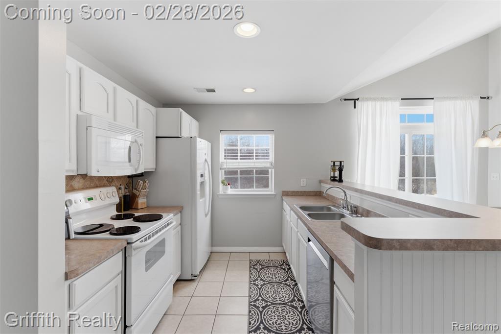 636 Olde English Circle, Howell, MI 48855 — Photo 15