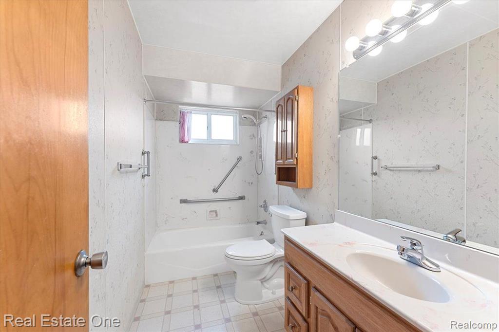 922 5TH Street, Wyandotte, MI 48192 — Photo 17