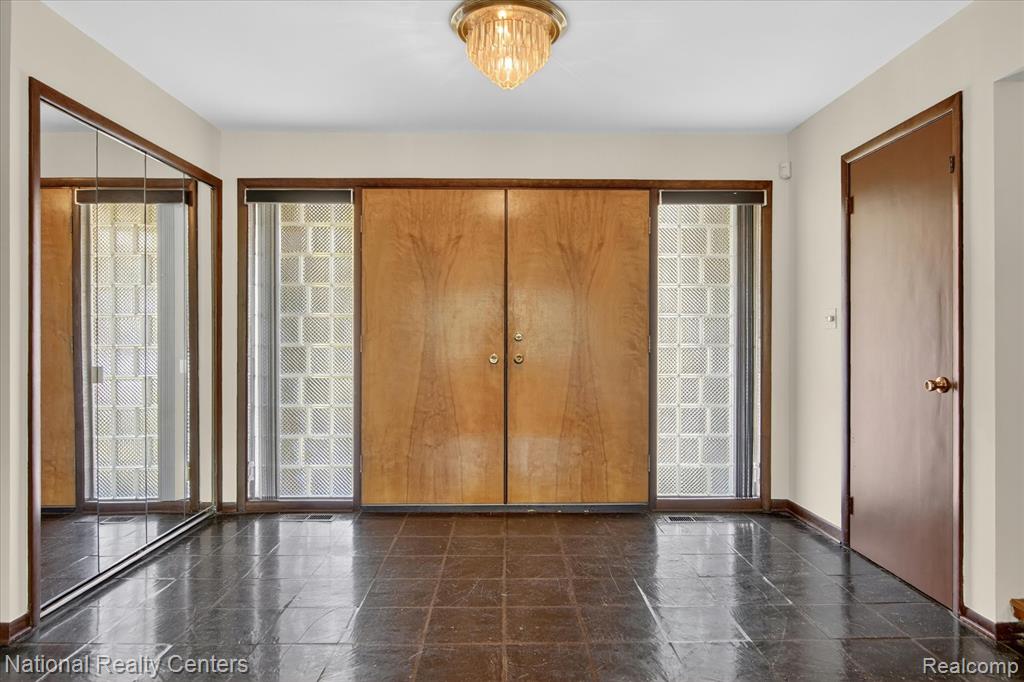 21730 Riverview Drive, Beverly Hills, MI 48025 — Photo 7