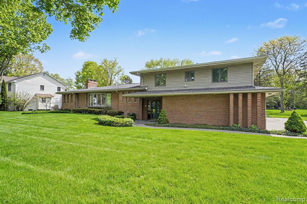 1226 Woodkrest Drive, Flint, MI 48532 — Photo 25