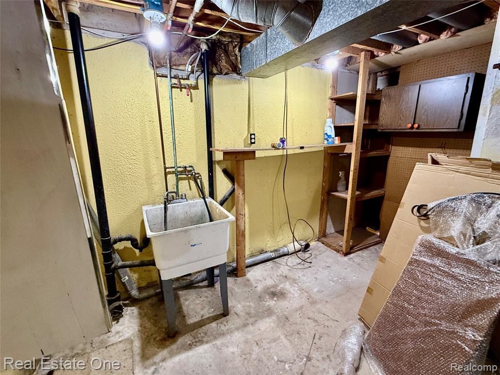42075 GLORIA Drive, Canton, MI 48187 — Photo 38