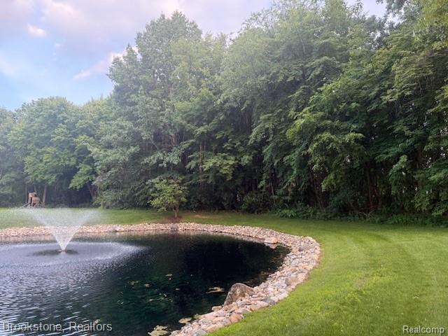 1 Lilac Lane, Shelby Twp, MI 48315