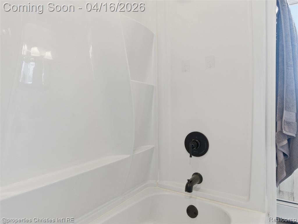 2435 Pfeifle, Howell, MI 48843 — Photo 29