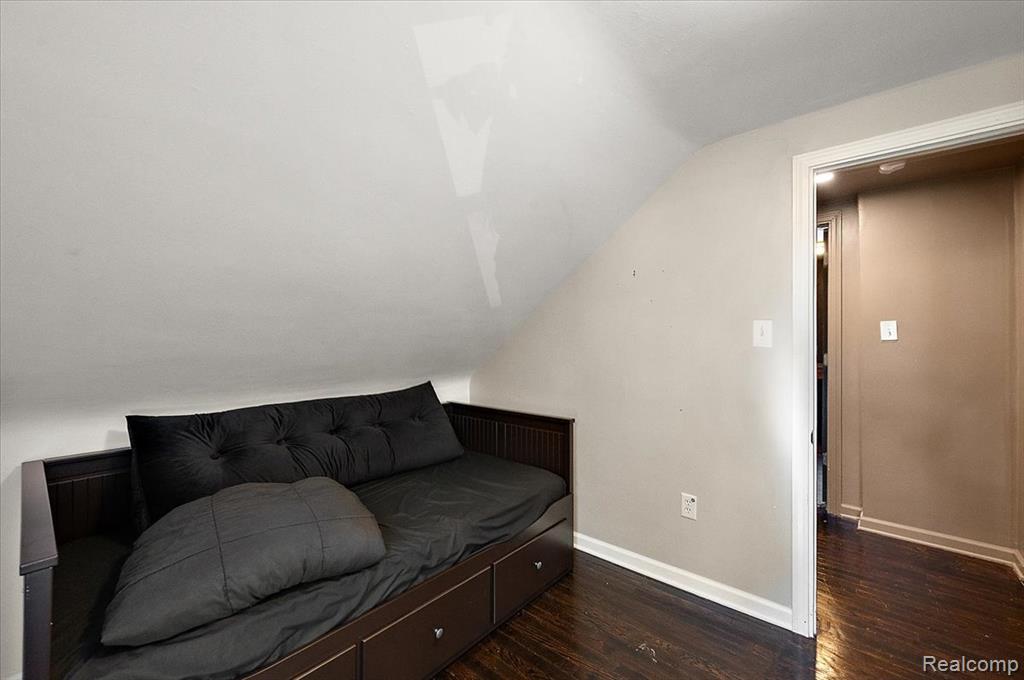 136 W Elza Avenue, Hazel Park, MI 48030 — Photo 26